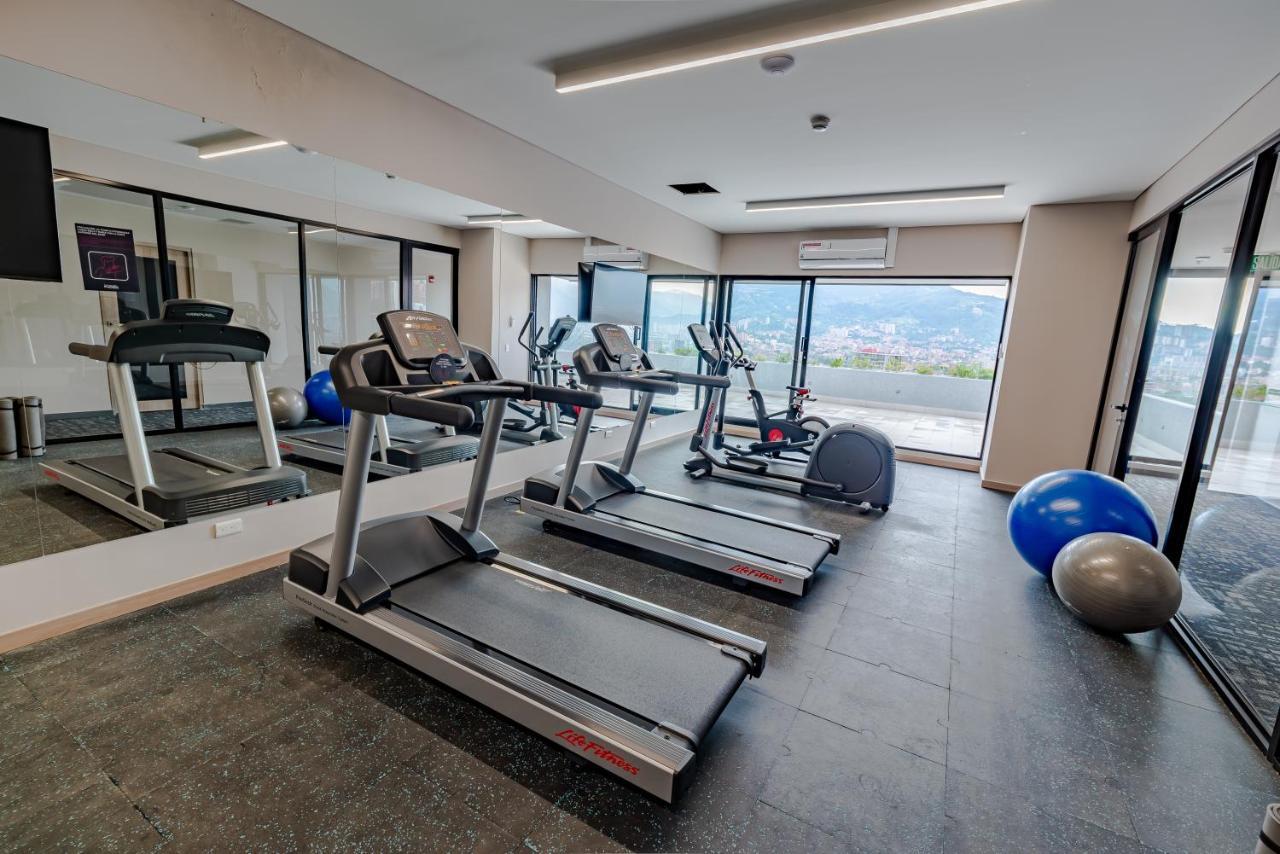 Hotel York Luxury Suites Medellin By Preferred Экстерьер фото The gym at the hotel
