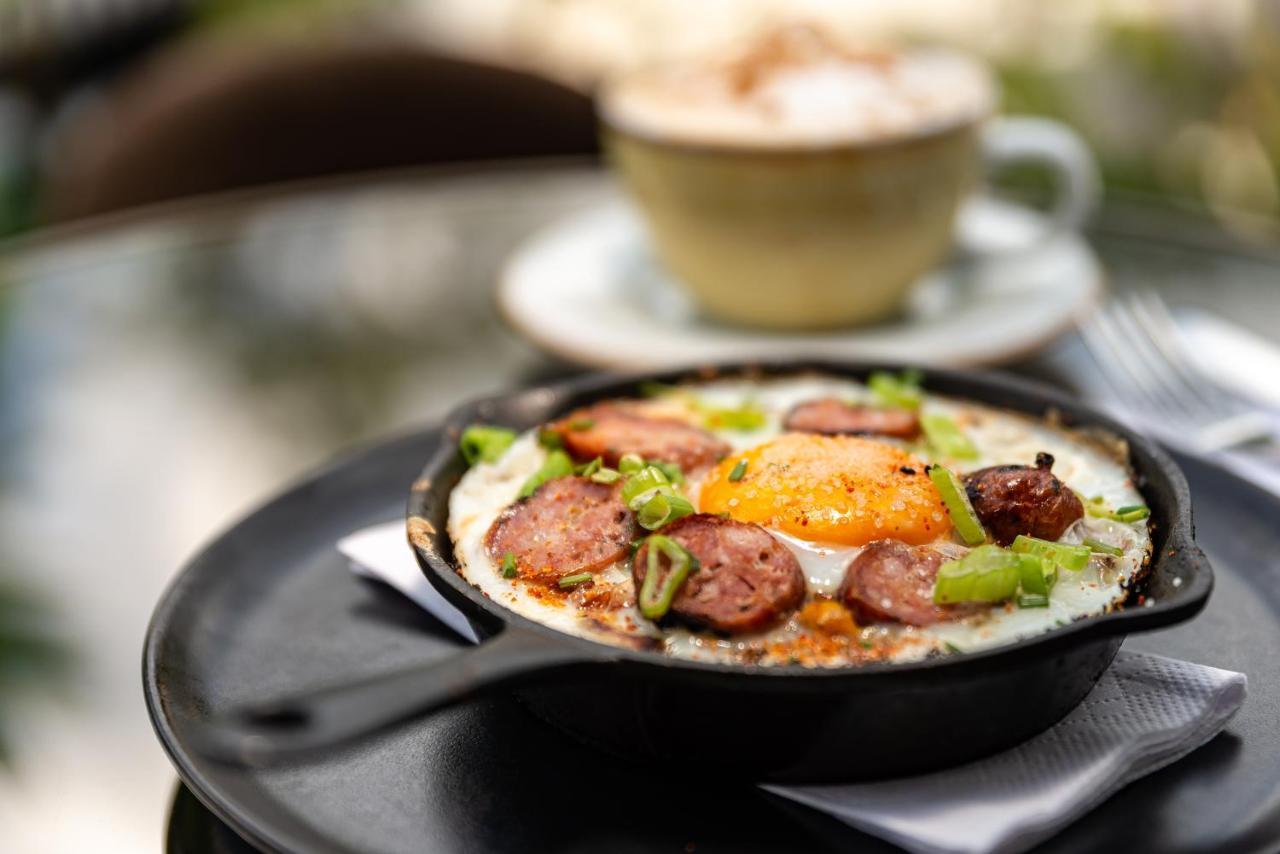 Hotel York Luxury Suites Medellin By Preferred Экстерьер фото A typical breakfast at the restaurant