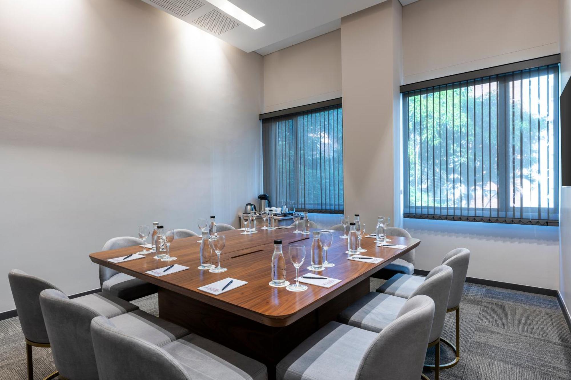 Hotel York Luxury Suites Medellin By Preferred Экстерьер фото Meeting room at the National Press Club