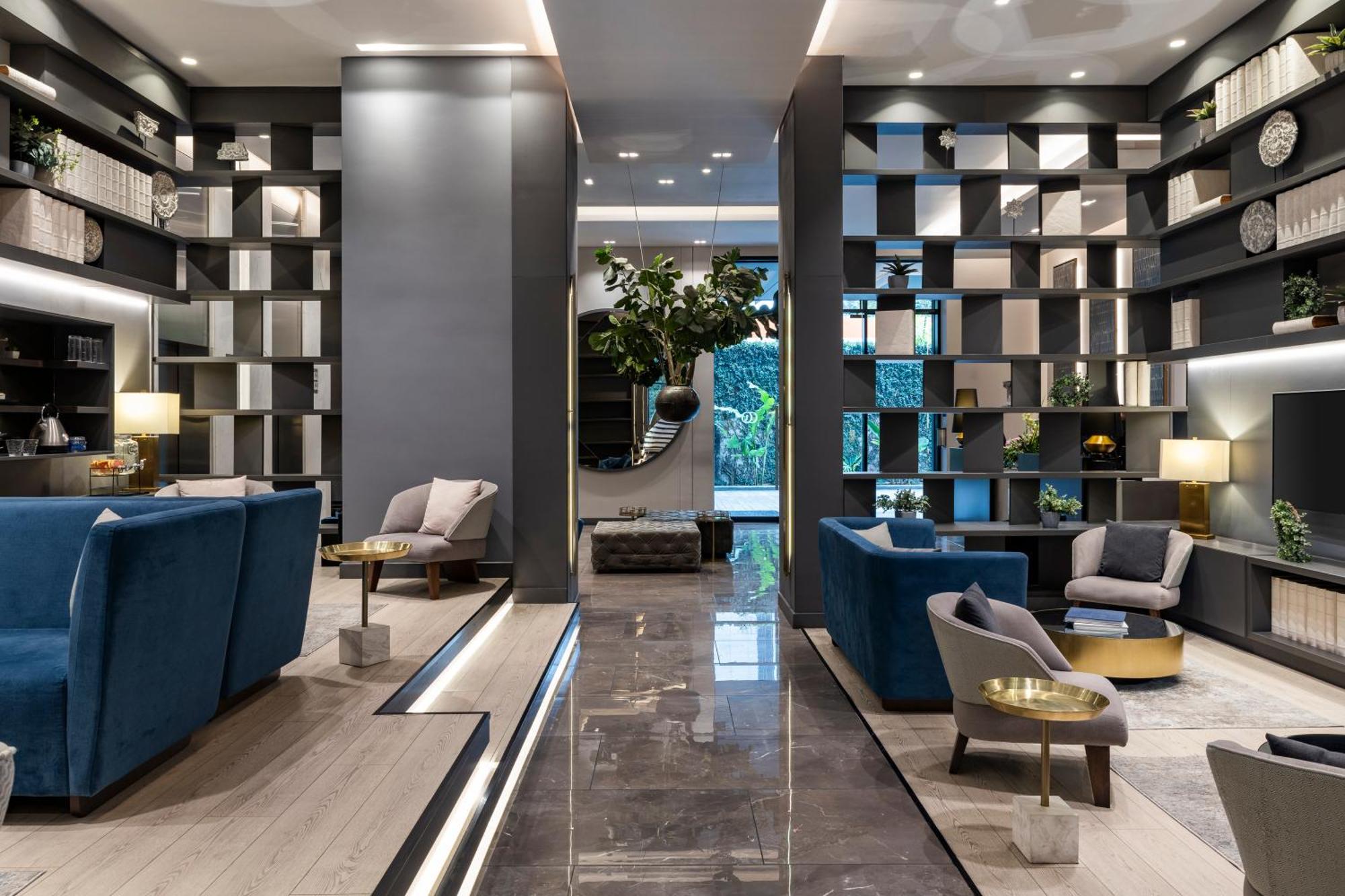 Hotel York Luxury Suites Medellin By Preferred Экстерьер фото The lobby of the hotel